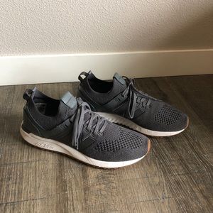 New Balance tennis shoes